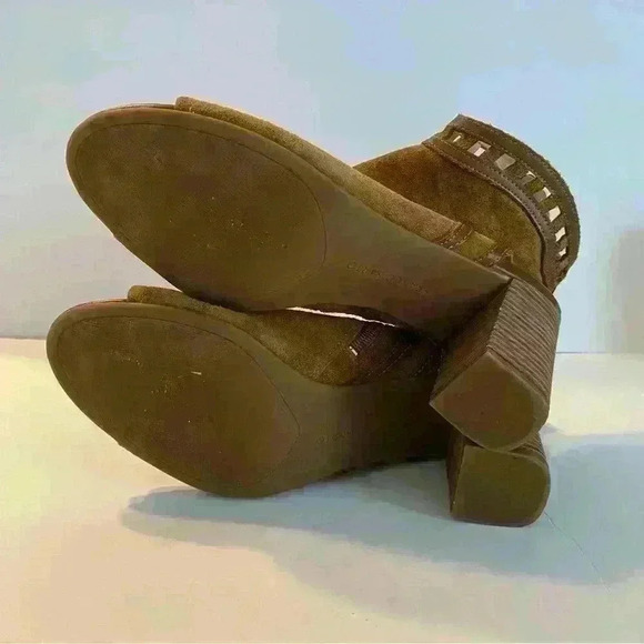 Franco Sarto Greenwich Tan Suede Cut Out Peep Toe Heeled Ankle Sandals Size 9 - Picture 7 of 8